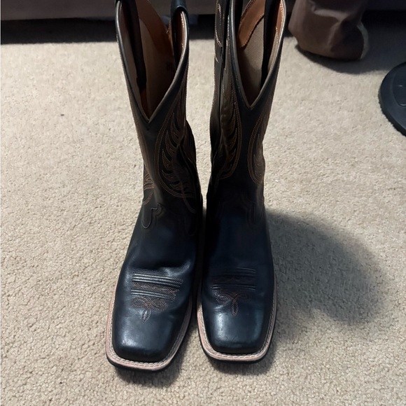 Ariat Black and Tan Western Boots - Picture 3 of 6